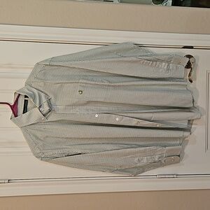 Men's Masters Button Down - Plaid Large. Excellent Condition.  Like New.